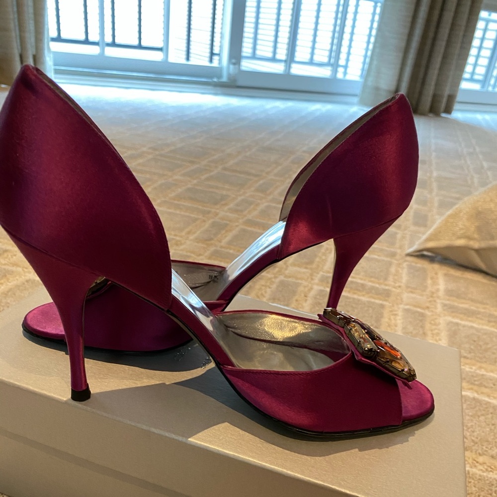 Stuart Weitznan Magenta Satin Pumps